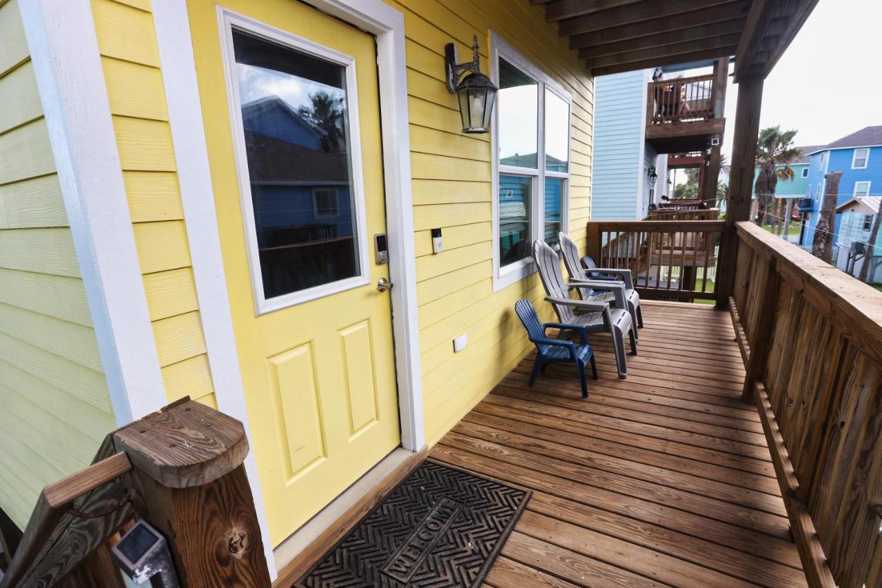 Yellow Beach Haven, Decks, Views, Mere Steps To Sand Галвестън Екстериор снимка